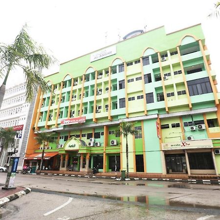 Oyo89489艾尔安萨尔酒店 哥打巴鲁 外观 照片